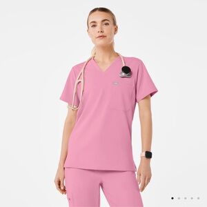 Like New- Figs Women's Pink Scrub Set
